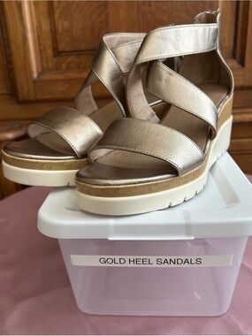SOUL NATURALIZER
Gold Metallic Wedge Sandals - Women's Comfort Strappy Heels